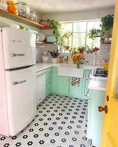 Small Kitchen Tile Ideas - 12 completely different ways to tile a ...