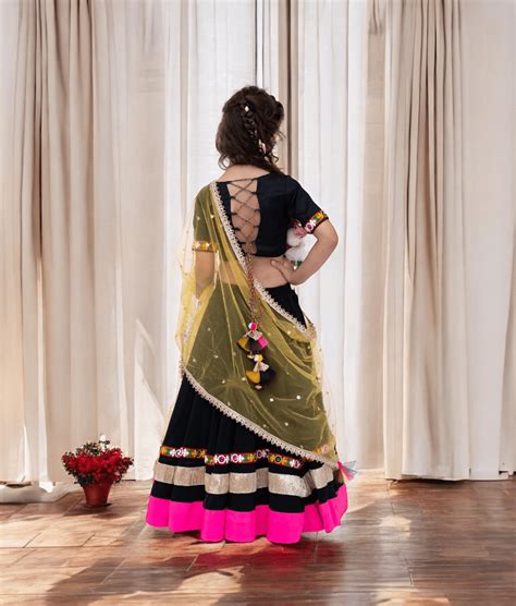Black Phulkari Choli with Lehenga – Navratri Special - Shop Now – FayonKids