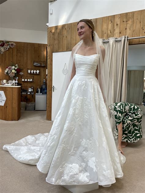 Essense of Australia, D3971 Wedding Dress Save 45% - Stillwhite