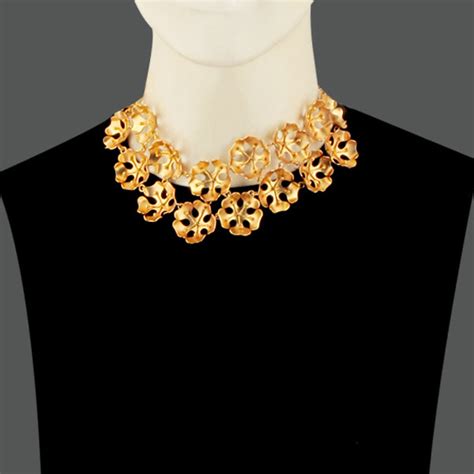 Buy Gold Plated Floral Necklace Online Worn By Tapsee Pannu | Suhani Pittie