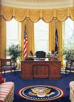 President in Oval Office 的图像结果