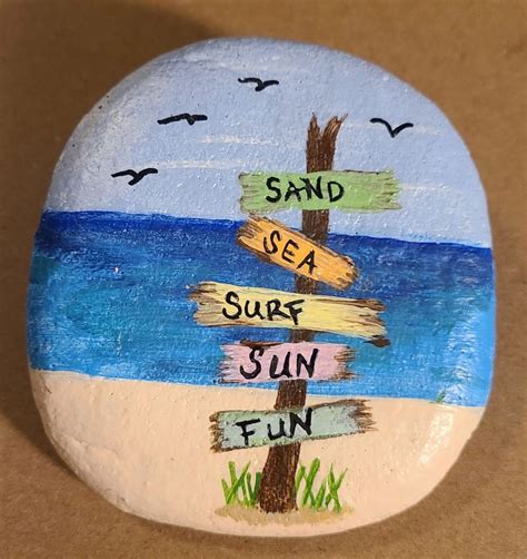 Pin by Martha Fishwick on Painted rocks | Rock crafts, Rock painting ...