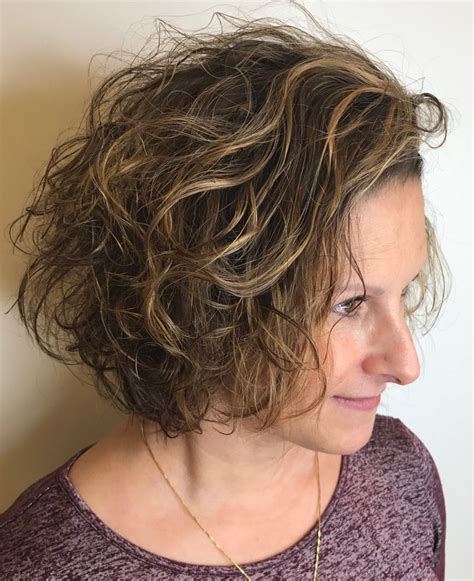 60 Most Delightful Short Wavy Hairstyles for 2025 | Short wavy hair ...