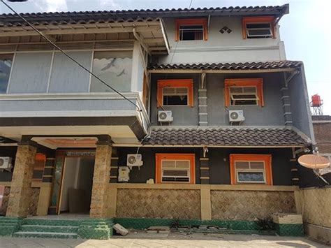 OYO 1285 WISMA MARLIANDO (Bandung) - Hotel Reviews & Photos - Tripadvisor