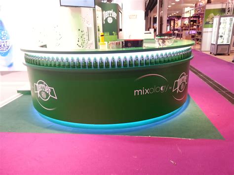 L'ARCHITECTURE COMMUNICANTE: Customer Reviews, Stands and Services