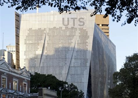 悉尼科技大学怎么样世界排名多少？悉尼科技大学一年学费多少？