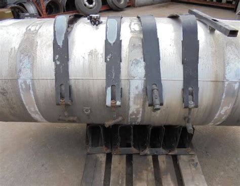 Fuel Tank for Renault Premium Alutank Dieseltank 730L mit Aufstieg buy ...