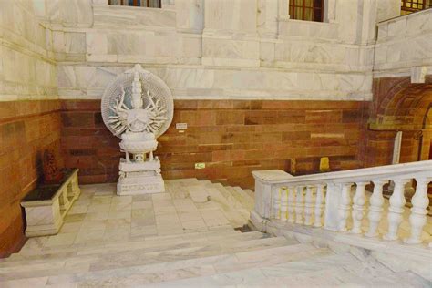 Sahastrabahu avlokiteshvara, the 1000 arms statue of Lord Buddha ...