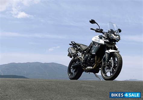 Triumph Tiger 800 XR price, specs, mileage, colours, photos and reviews ...