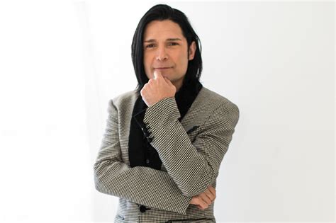 Corey feldman accuses charlie sheen of sexually abusing corey haim in ...