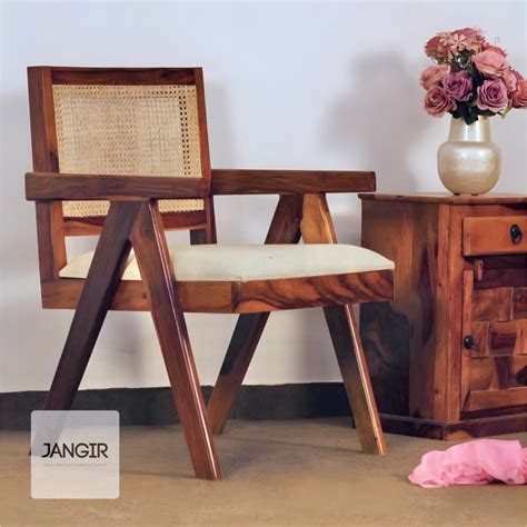 Sara cane weaved living chair: Wicker / Rattan Chair