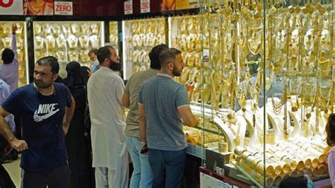 Surge in UAE gold shop crowds despite record prices; Traders point out ...