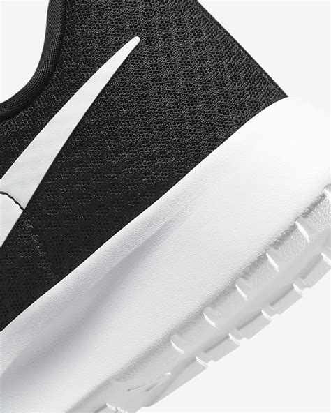 Nike Tanjun EasyOn Men's Shoes. Nike IN