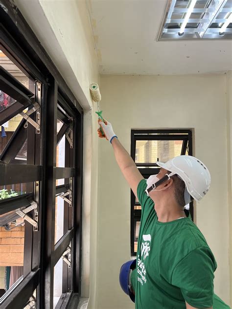 ‏LOOK: A total of 25 employees from CW Home Depot volunteered to fix ...