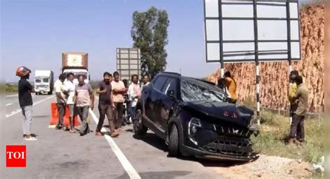 Dentist dead, 2 injured as SUV crashes while driver checks Google Maps ...