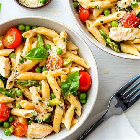 Chicken Pasta Primavera - Insanely Good