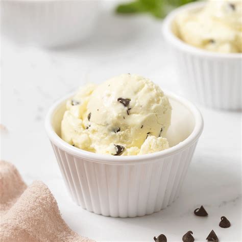 Old Fashioned Homemade Chocolate Ice Cream Recipe