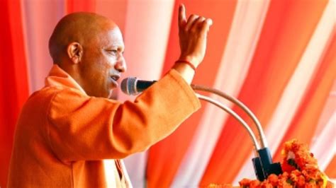 Yogi removes UP DGP for 'dereliction of duty'