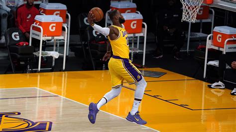 A look back at LeBron James' career debut games | NBA.com