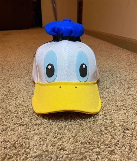 Donald Duck Hat Outline