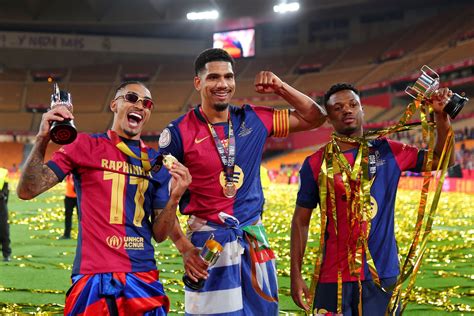 Raphinha mirrors his iconic gesture for Leeds United with Barcelona now