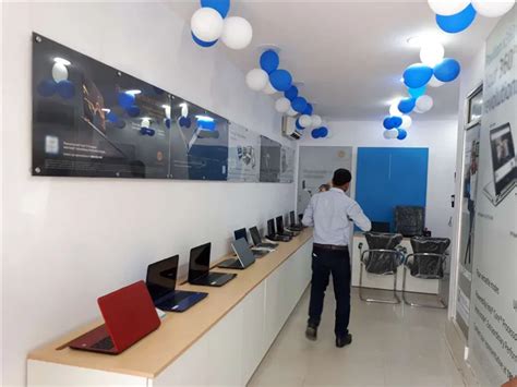 Server in Computer Shop 的图像结果