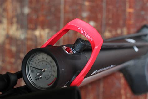 Review: Bontrager TLR Flash Charger floor pump | road.cc