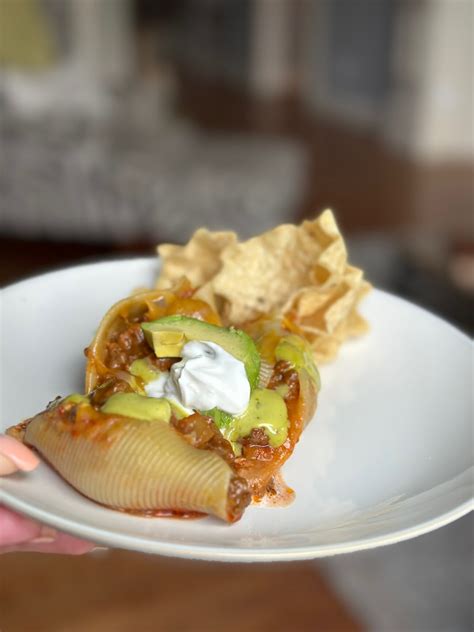 Stuffed Taco Shells (VIDEO) - Crazy Busy Mama