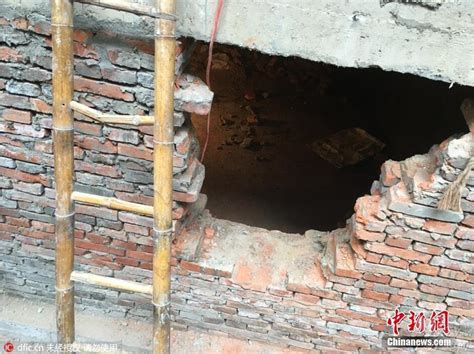 业主自挖50平米地下室 致使楼内出现多出裂缝