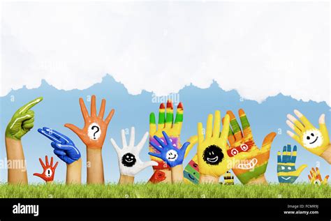 Color Sign Hands 的图像结果