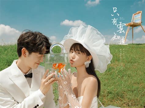 大舅子送什么礼物最新素材