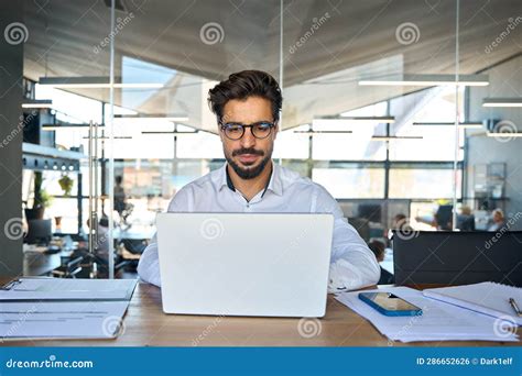 A Man Busy with Computer 的图像结果