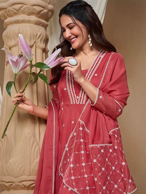 Amyra Dastur Rust Floral Embroidered Empire Thread Work Anarkali Kurta ...