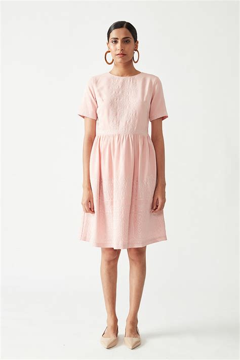 Elise Embroidered Dress – WAREHOUSE