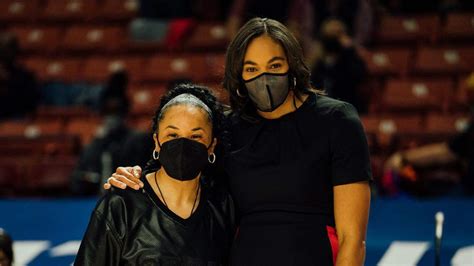 Joni Taylor, Dawn Staley break barriers in SEC title game | Macon Telegraph
