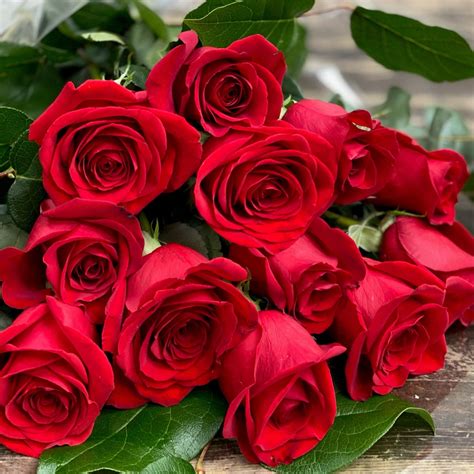 Dozen Red Rose Bouquet – Flower Deco