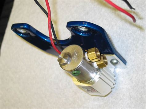 Line Lock Install 的图像结果