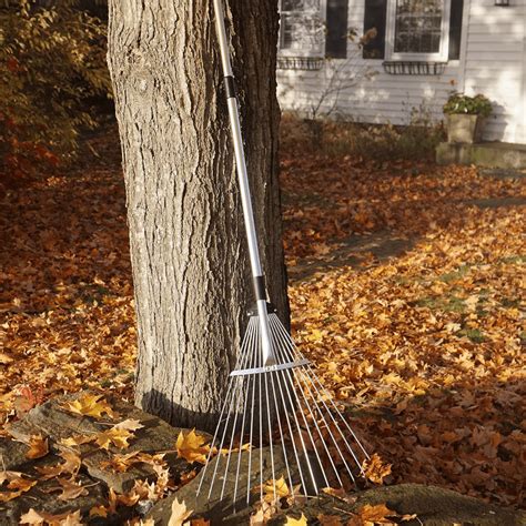 Versatile Telescopic Garden Rake – HOME ESSENTIALS
