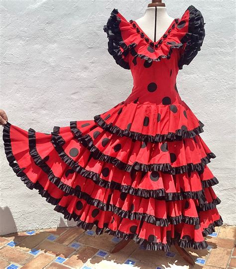 Dress in Spanish: Hướng Dẫn Toàn Diện và Phân Tích Ngôn Ngữ