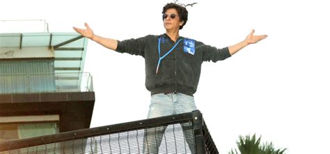 Fan Asks Shah Rukh Khan If He Can Rent A Room In Mannat & King Khan’s ...