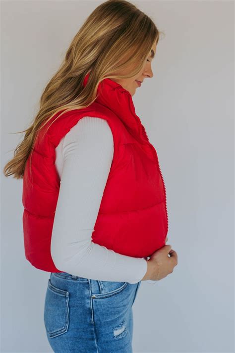 Red puffer vest – Artofit
