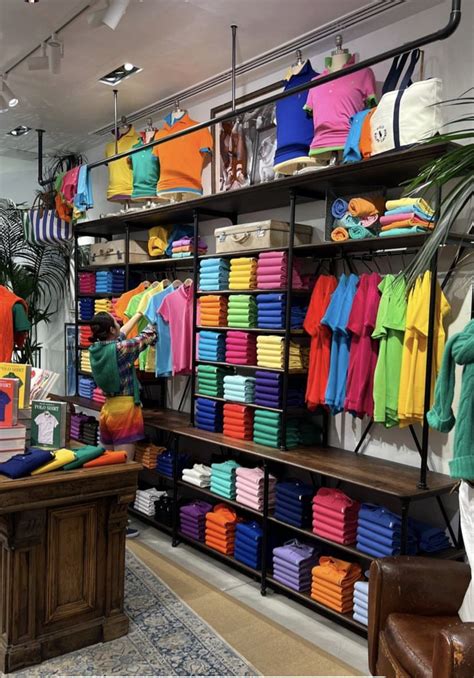 Local Store Shop Design 的图像结果