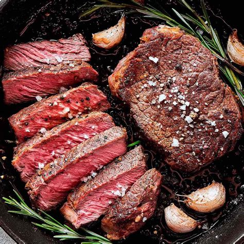 Sirloin Steak Recipe {Juicy & Tender} - The Big Man's World