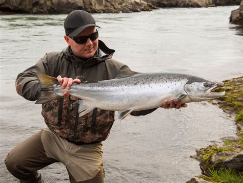 Pesca Salmones en Islandia - de Onís Safaris