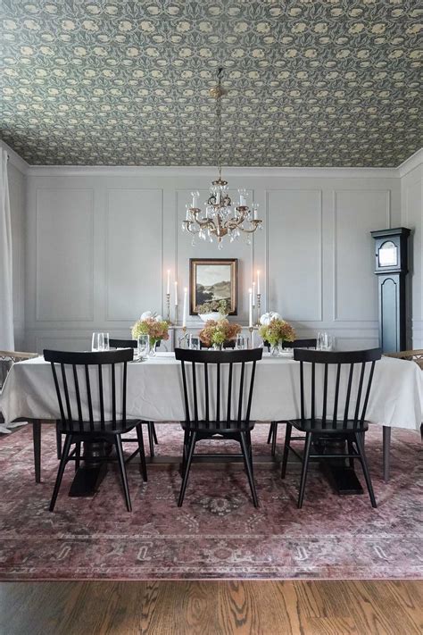 Stylish Wallpaper Ideas for Dining Room Ceilings