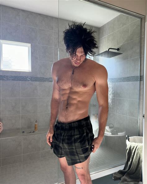 Chase Stobbe – Shirtless Celebs