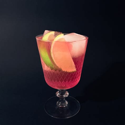 Cosmopolitan Recept - Goda drinkar online - Drinkoteket