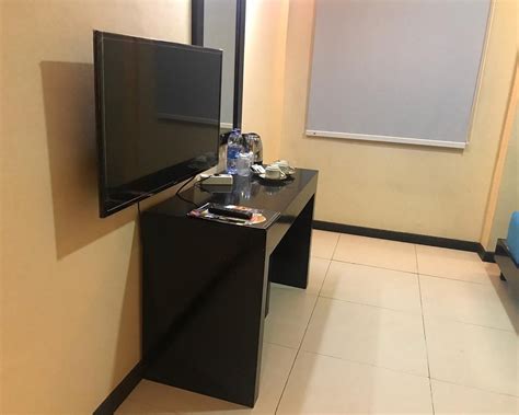 SUZUYA HOTEL RANTAU PRAPAT - Inn Reviews, Photos, Rate Comparison ...