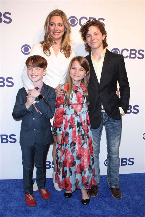 Zoe Perry Wants To See The Deeper Side Of Mary On Young Sheldon And She Isn't Wrong