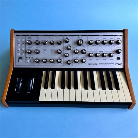 Moog Sub Phatty Analog Synthesizer w/Cool Extras - I Want That Guitar